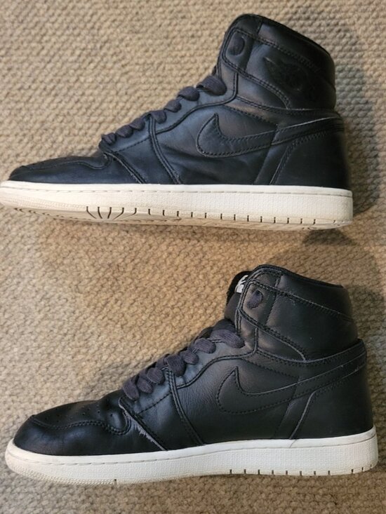 Air Jordan 1 Retro OG High Cyber Monday - Size 9.5 main image 6